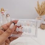 ناخن مصنوعی با مواد کاشت مدل پاپیون نقره ای شاین دار (به همراه پک اختصاصی)